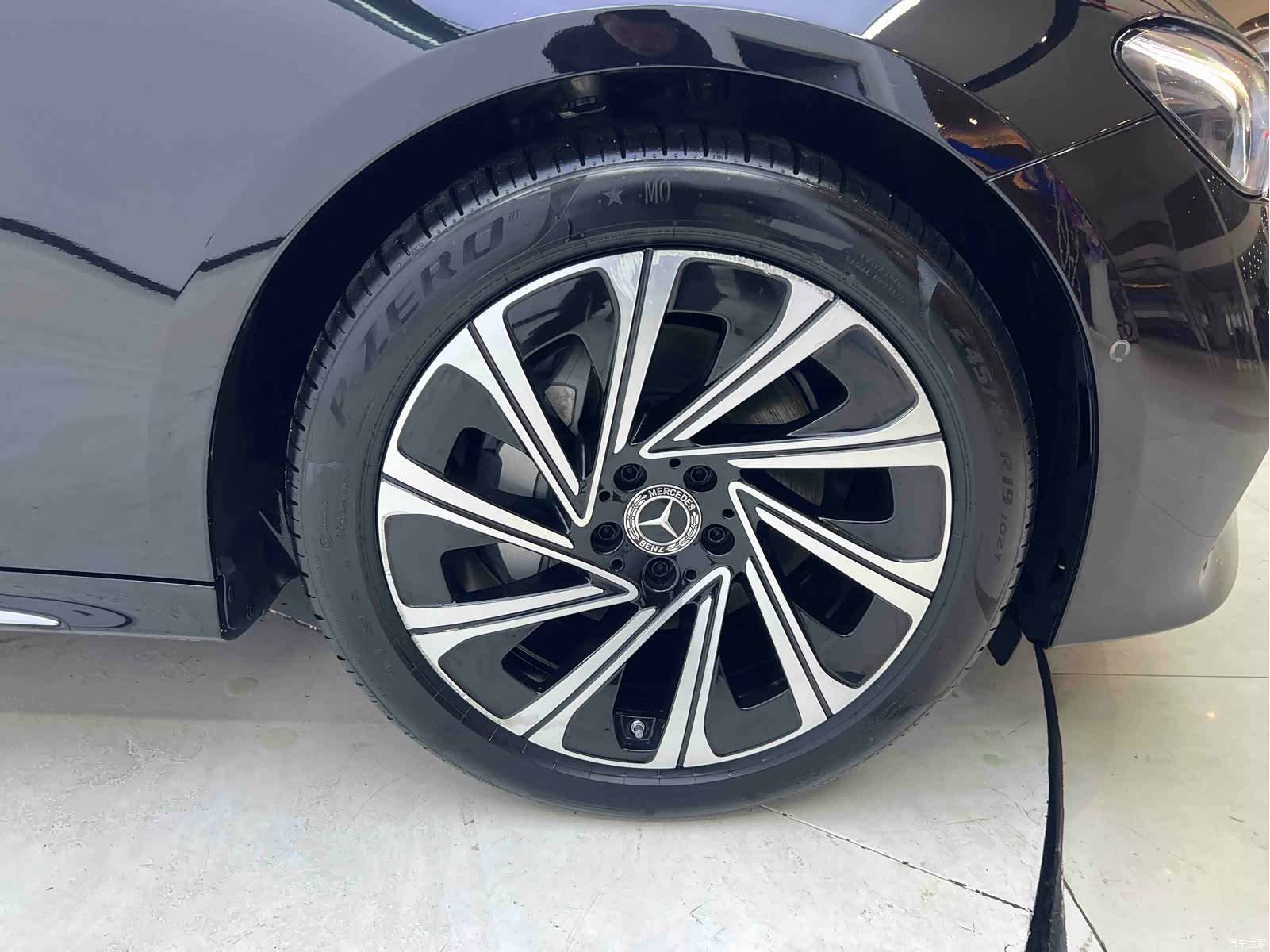 Mercedes-Benz E-Class, 2024 18