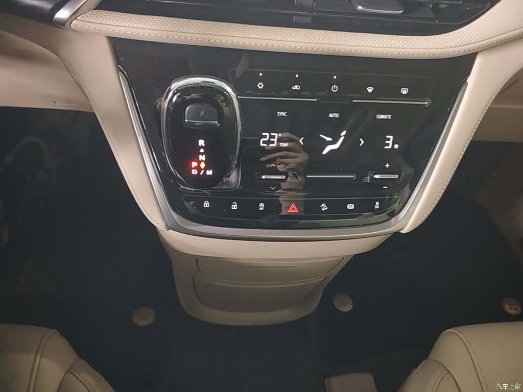 Buick GL8, 2023 10