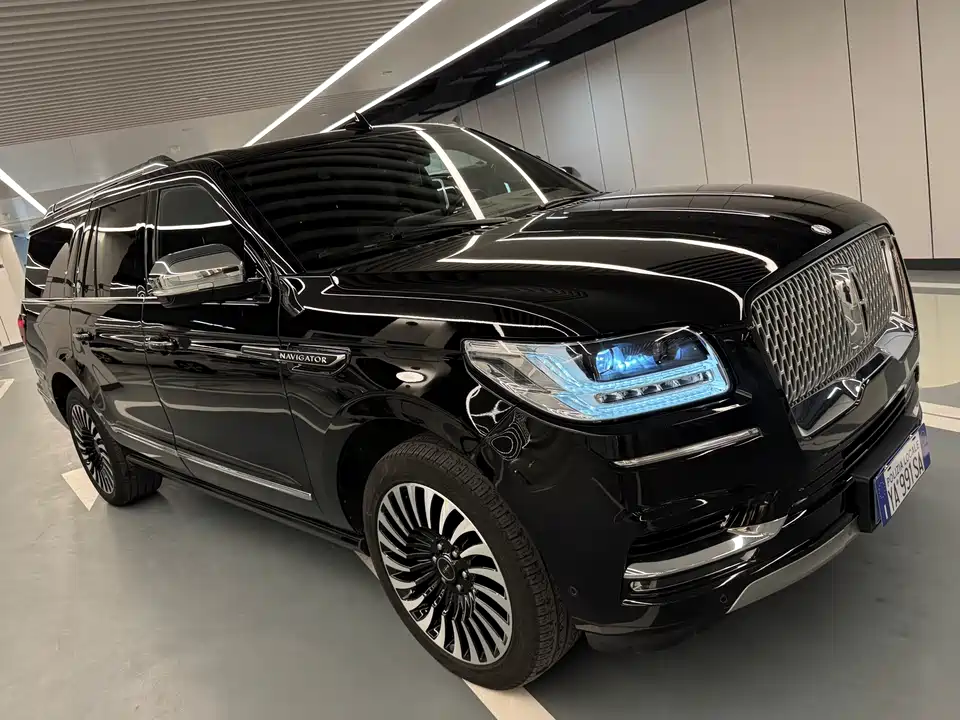Lincoln Navigator