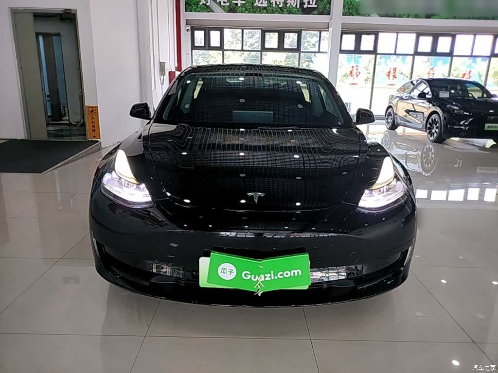 Tesla Model 3, 2022 3