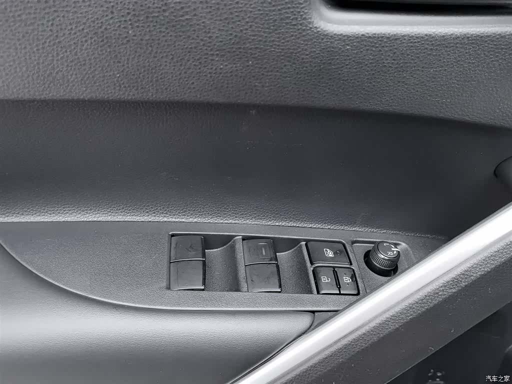 Toyota Frontlander, 2024 9