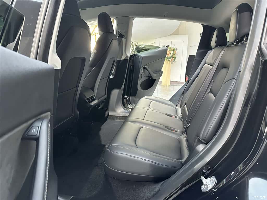 Tesla Model Y, 2021 все фото