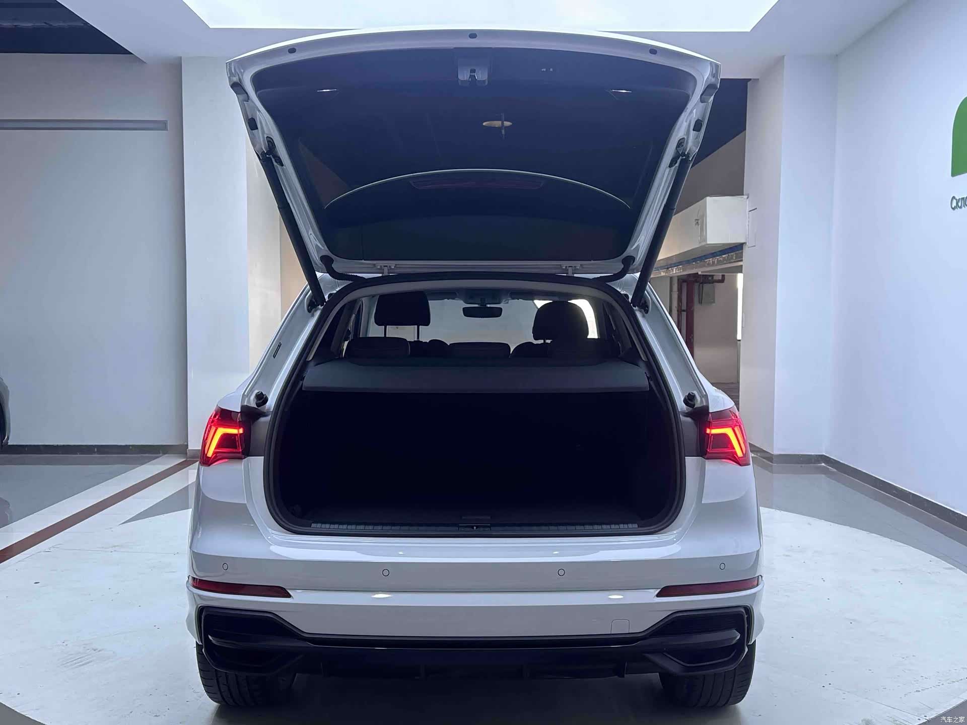 Audi Q3, 2023 20
