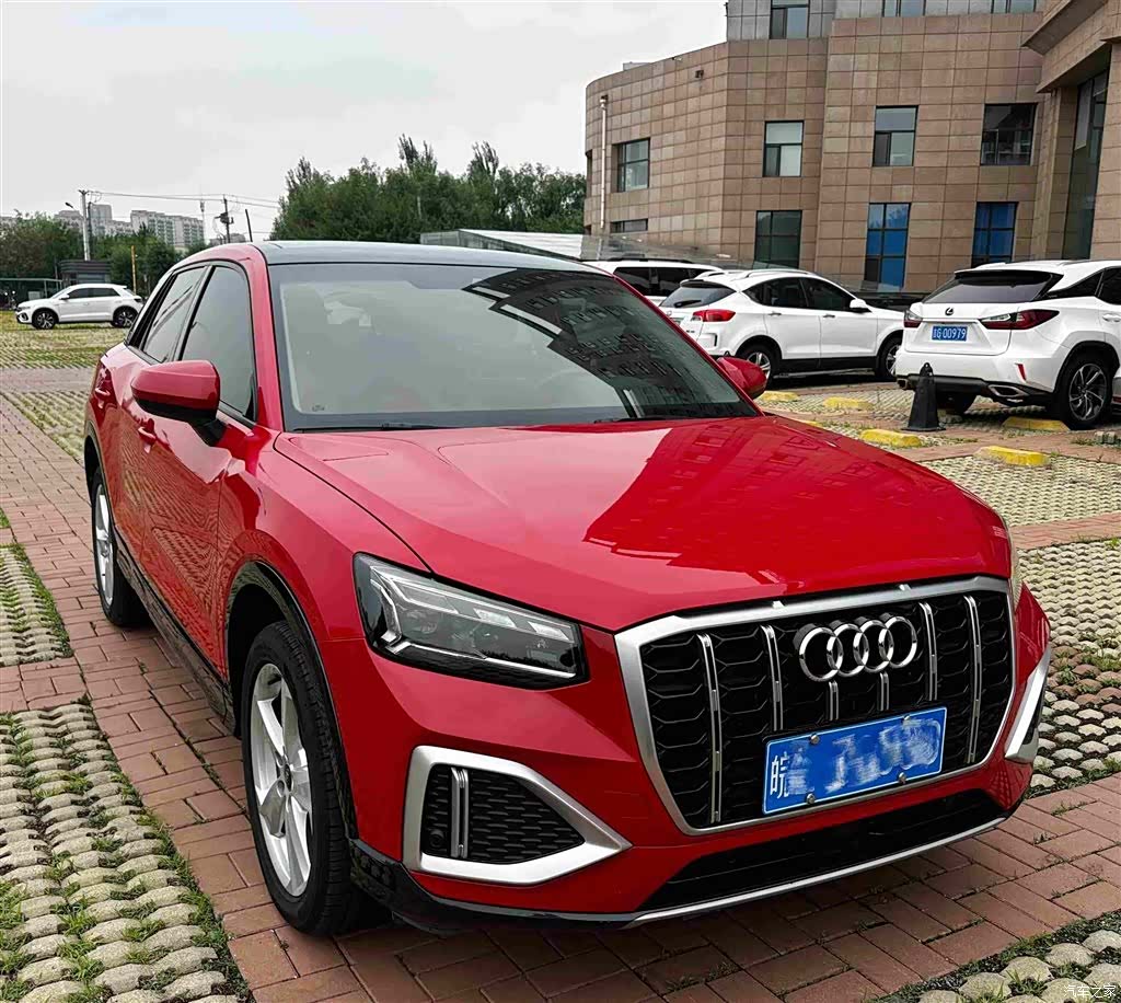 Audi Q2L, 2023 3