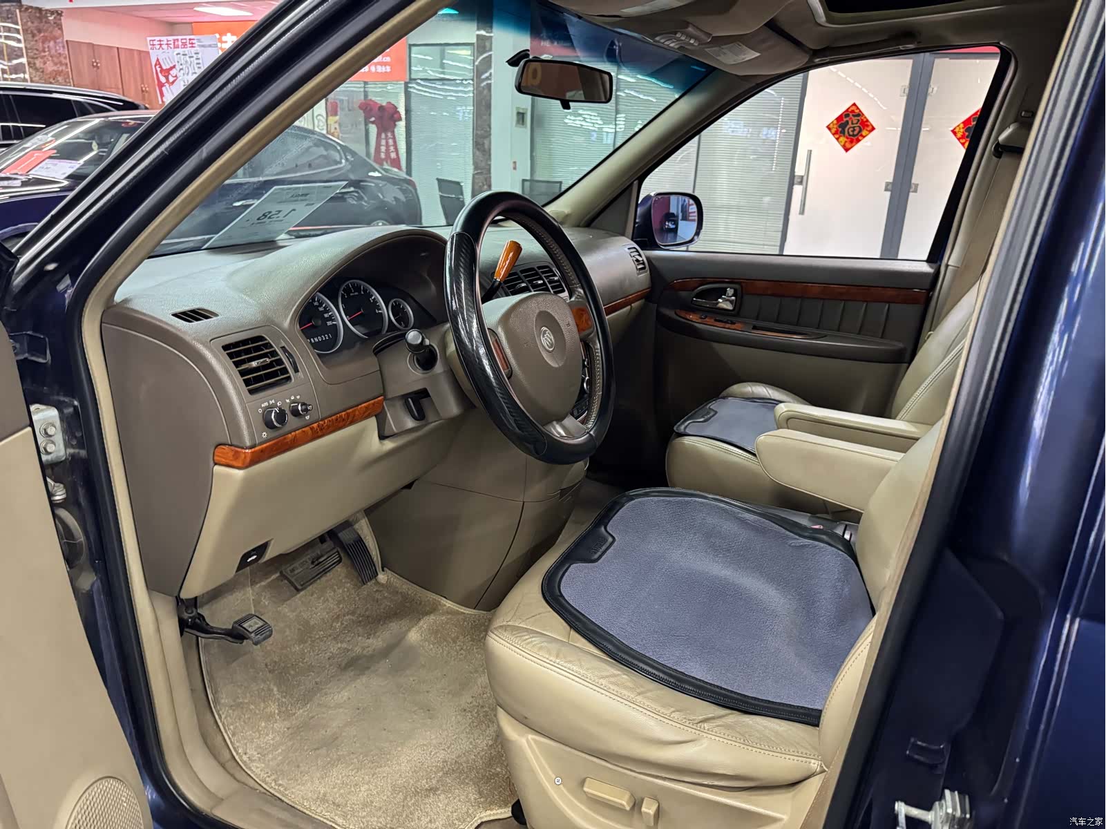 Buick GL8, 2009 4