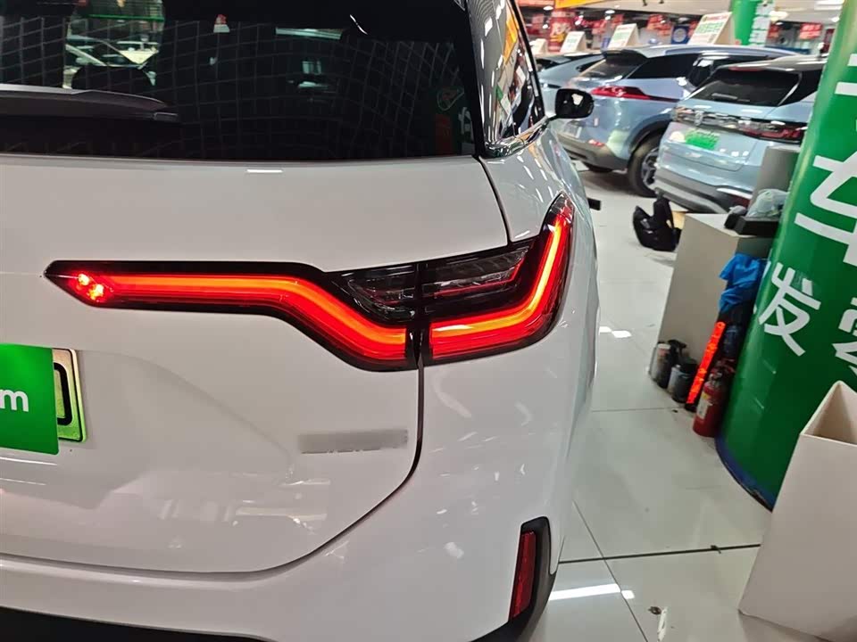 NIO ES6