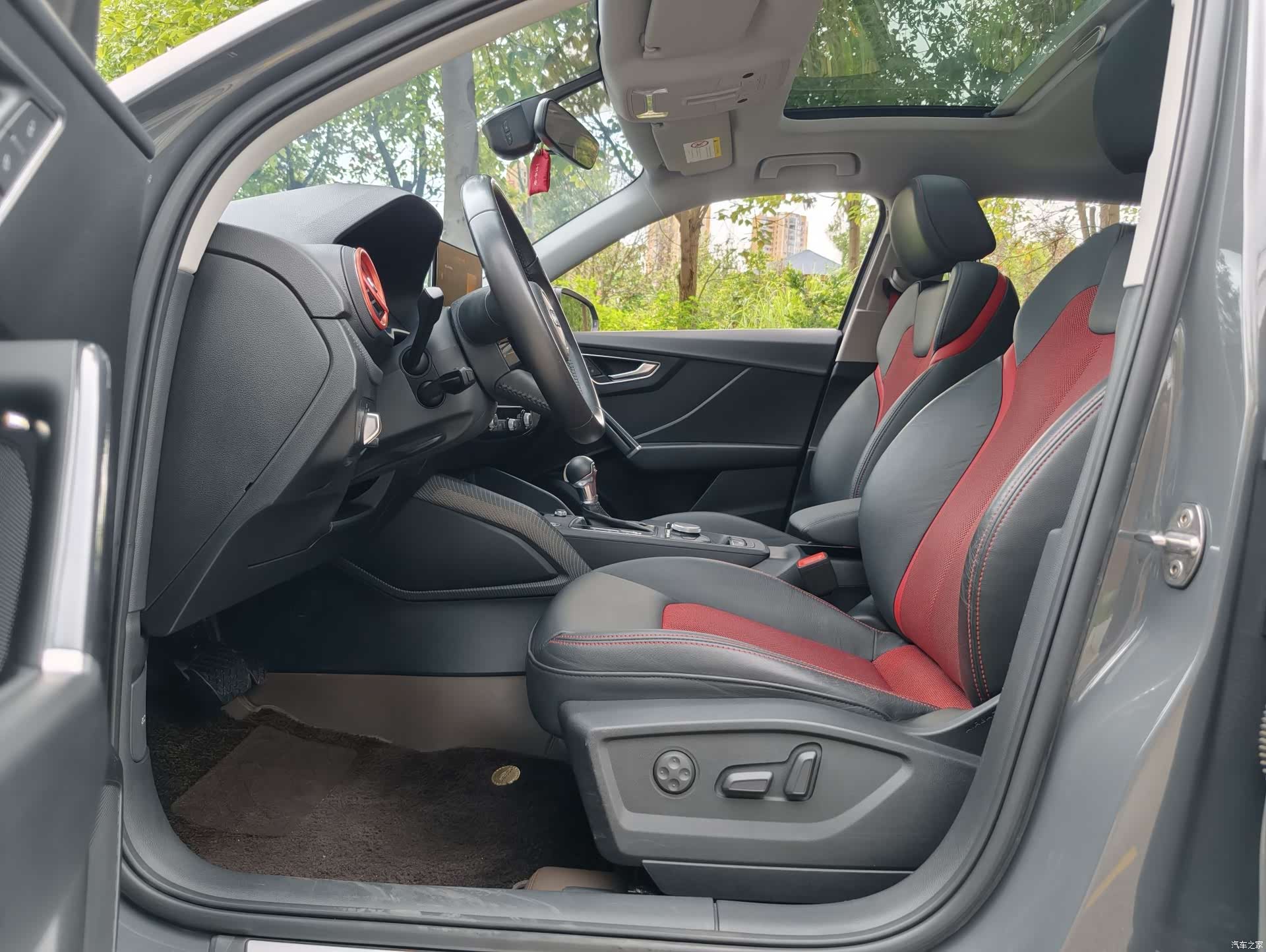 Audi Q2L, 2020 9