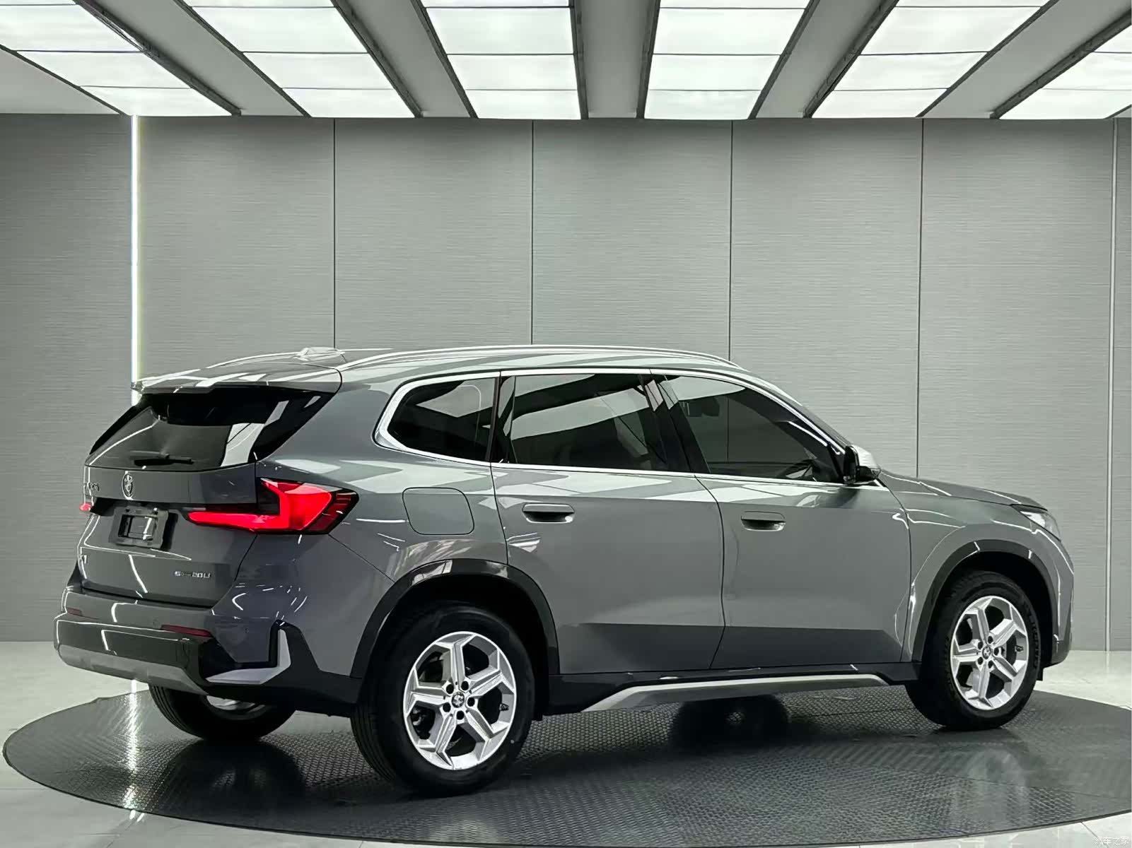 BMW X1, 2023 все фото