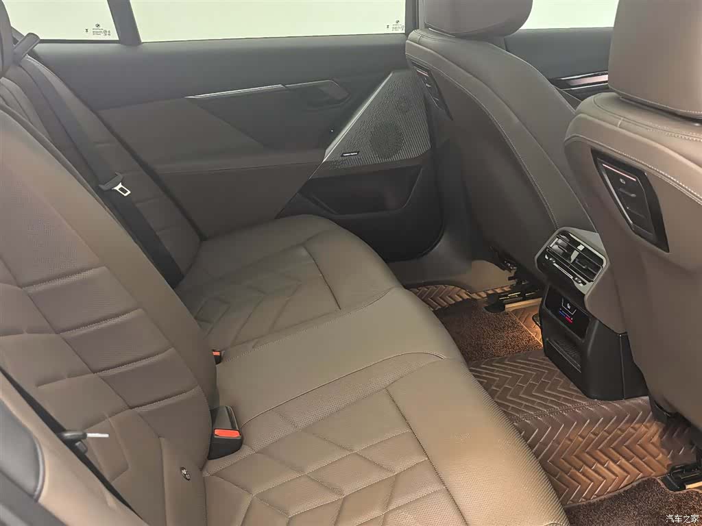 BMW 5 Series, 2024 14