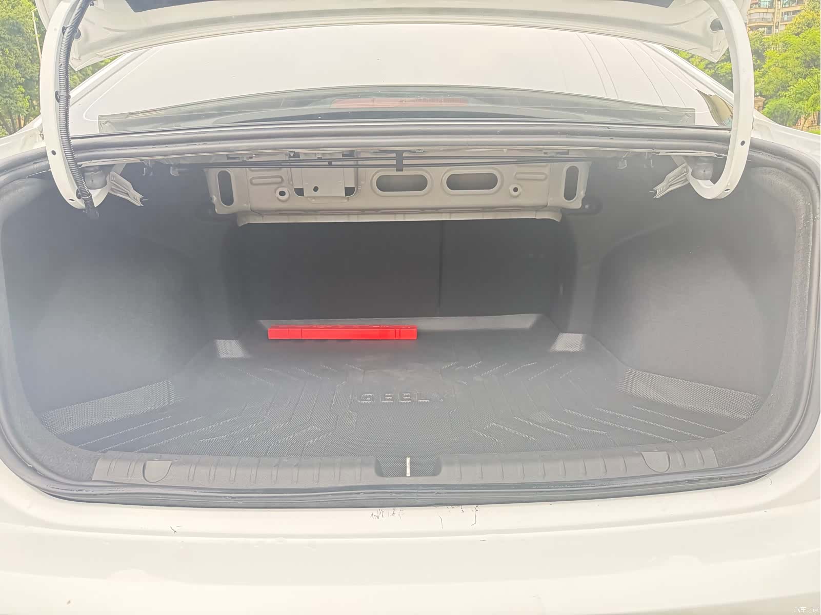 Geely Emgrand, 2024 16