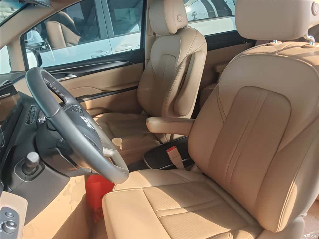 Buick GL8, 2021 8