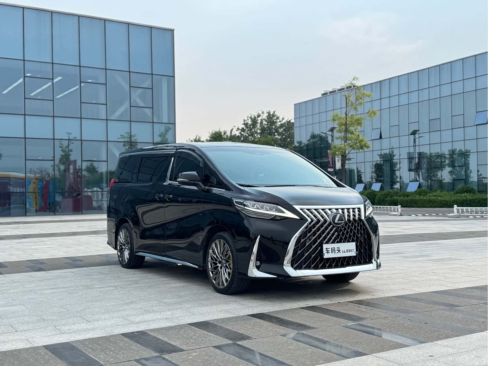 Toyota Vellfire, 2019 4