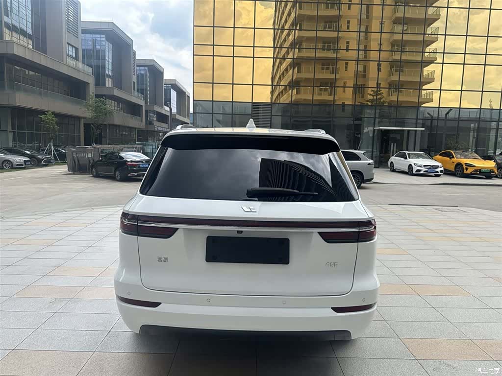 Li Auto ONE, 2023 4