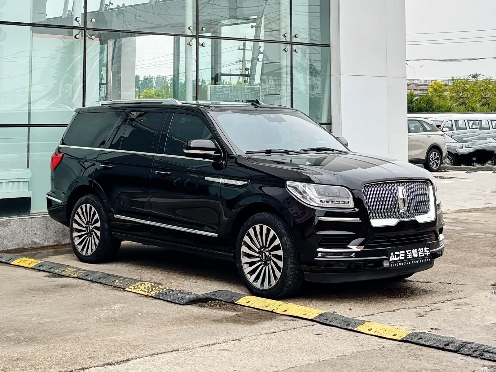 Lincoln Navigator, 2019 3