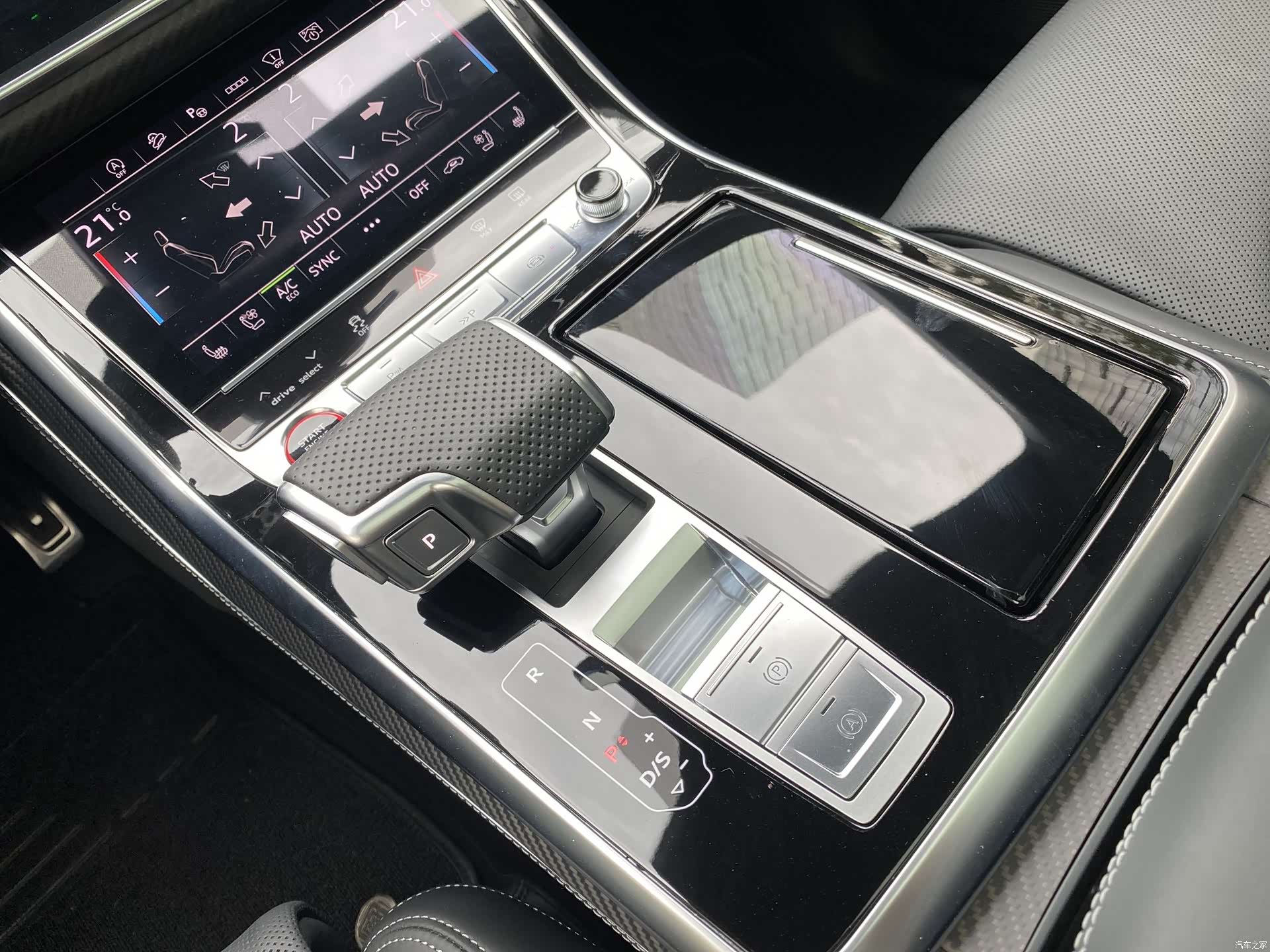 Audi Q7, 2025 23