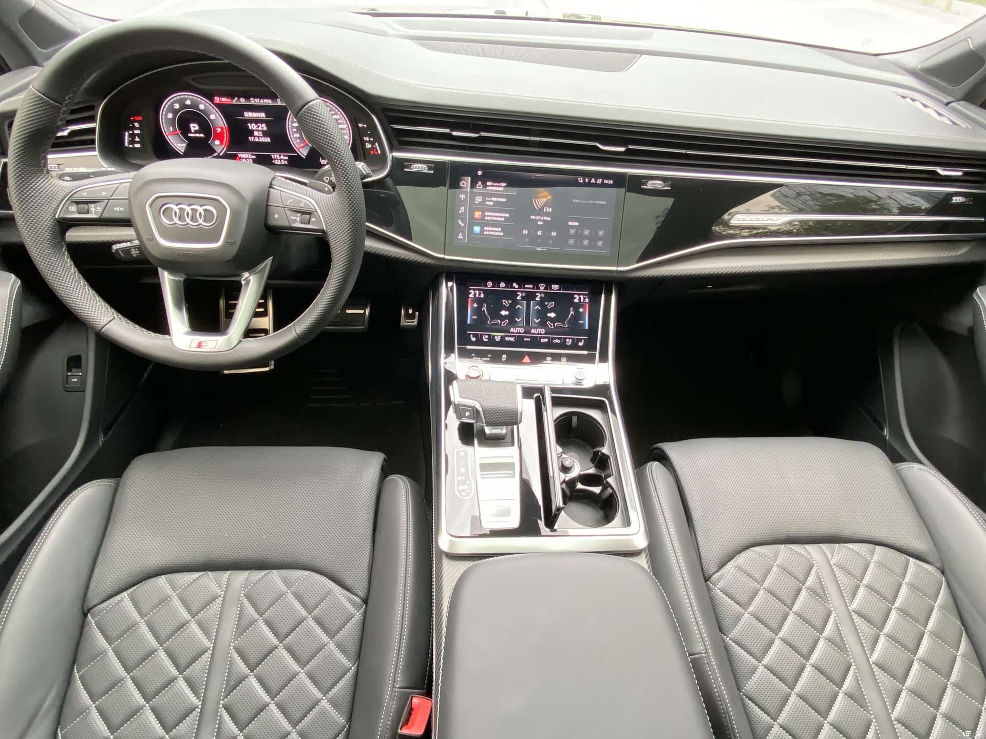 Audi Q7, 2025 21