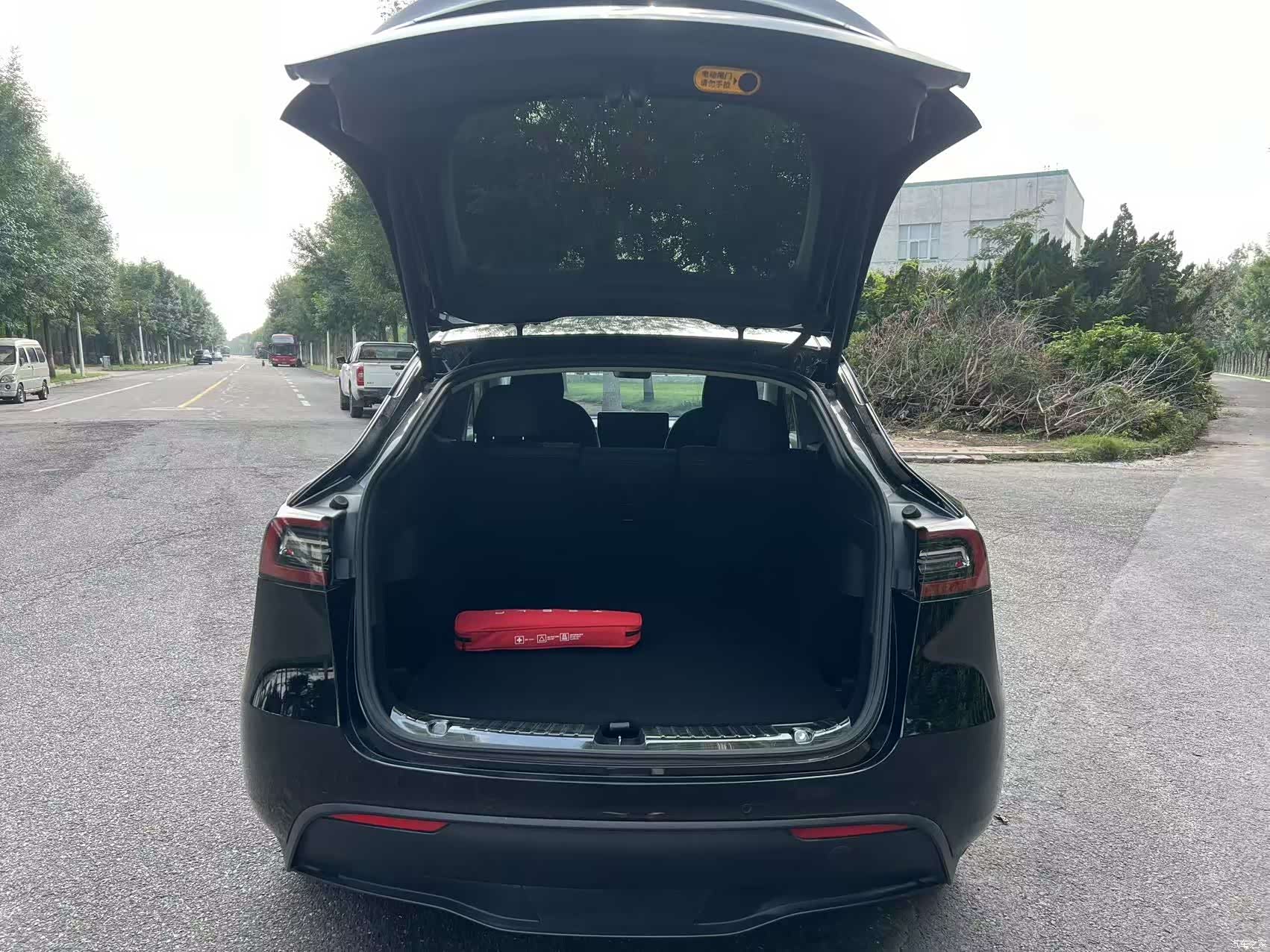 Tesla Model Y, 2021 17