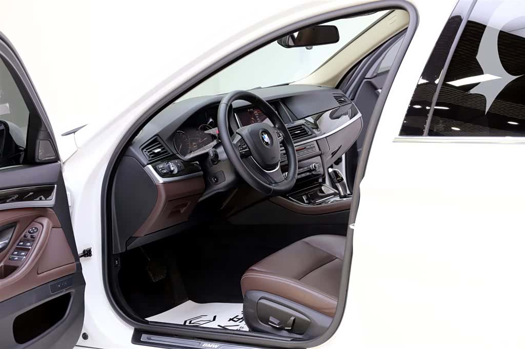 BMW 5 Series, 2017 все фото