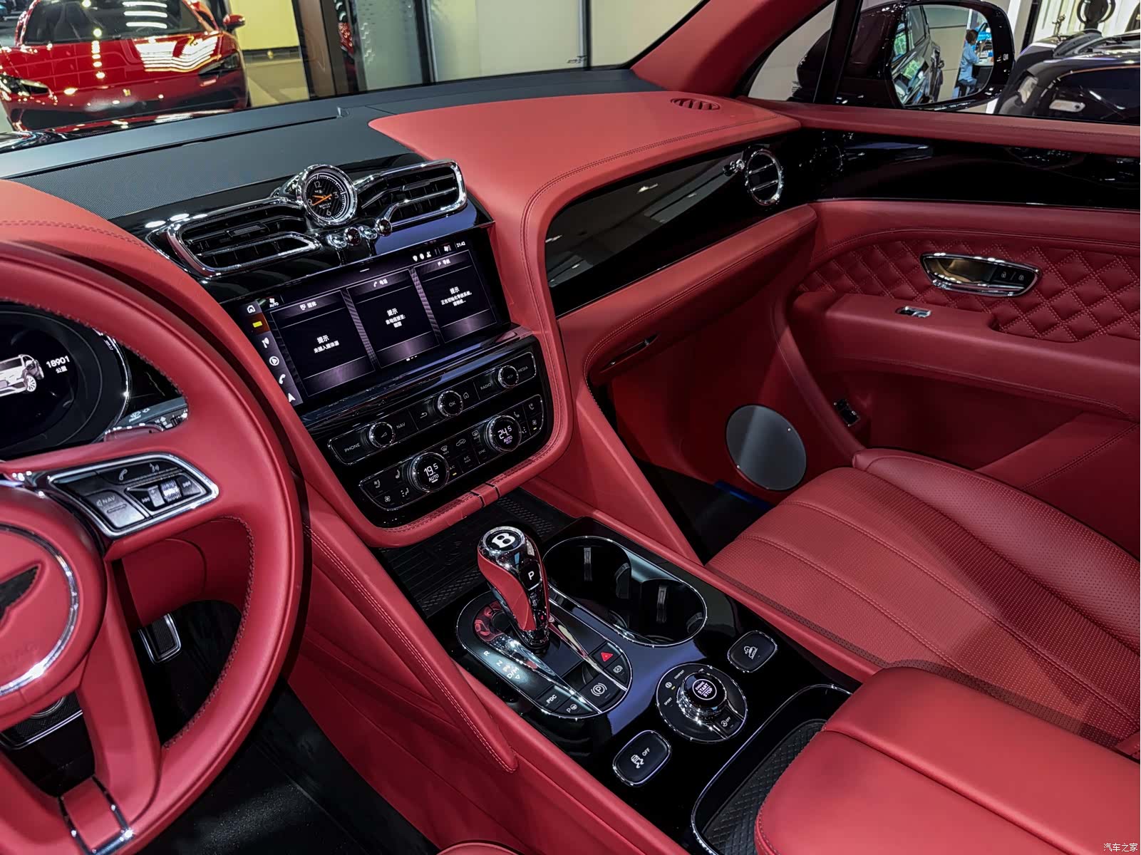 Bentley Bentayga, 2022 11