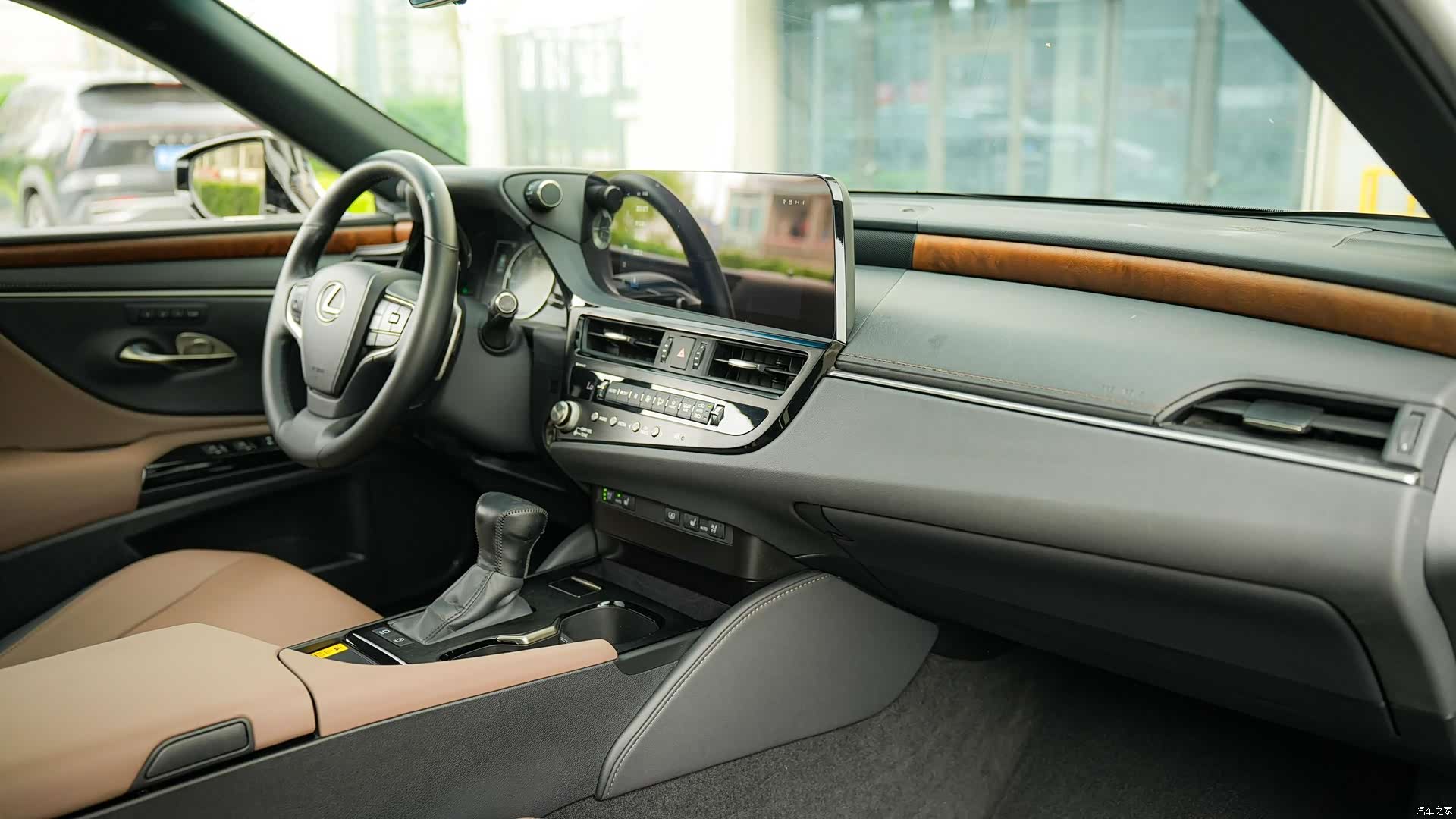 Lexus ES, 2024 10