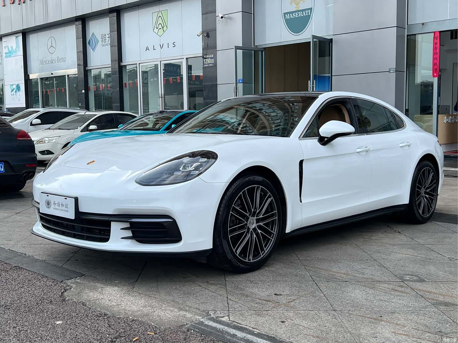 Porsche Panamera, 2018 1