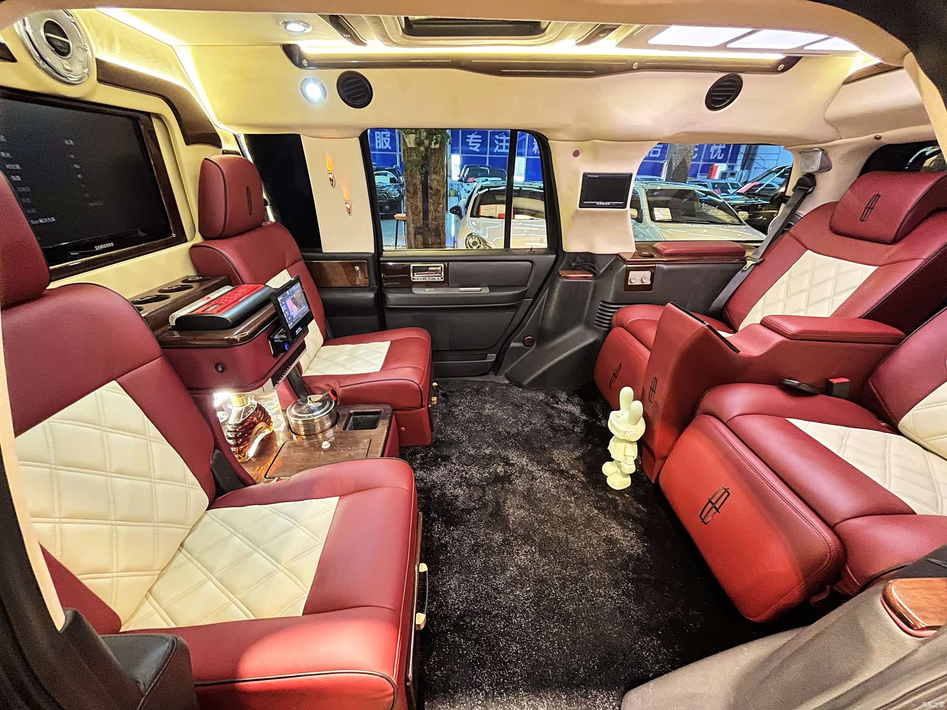 Lincoln Navigator, 2011 24