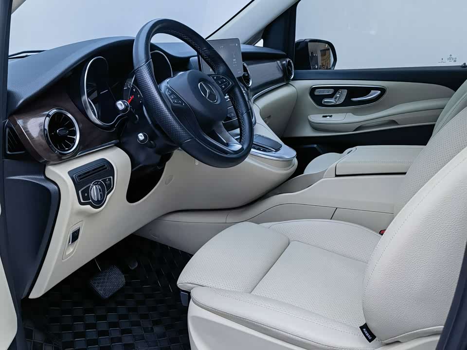 Mercedes-Benz V-class