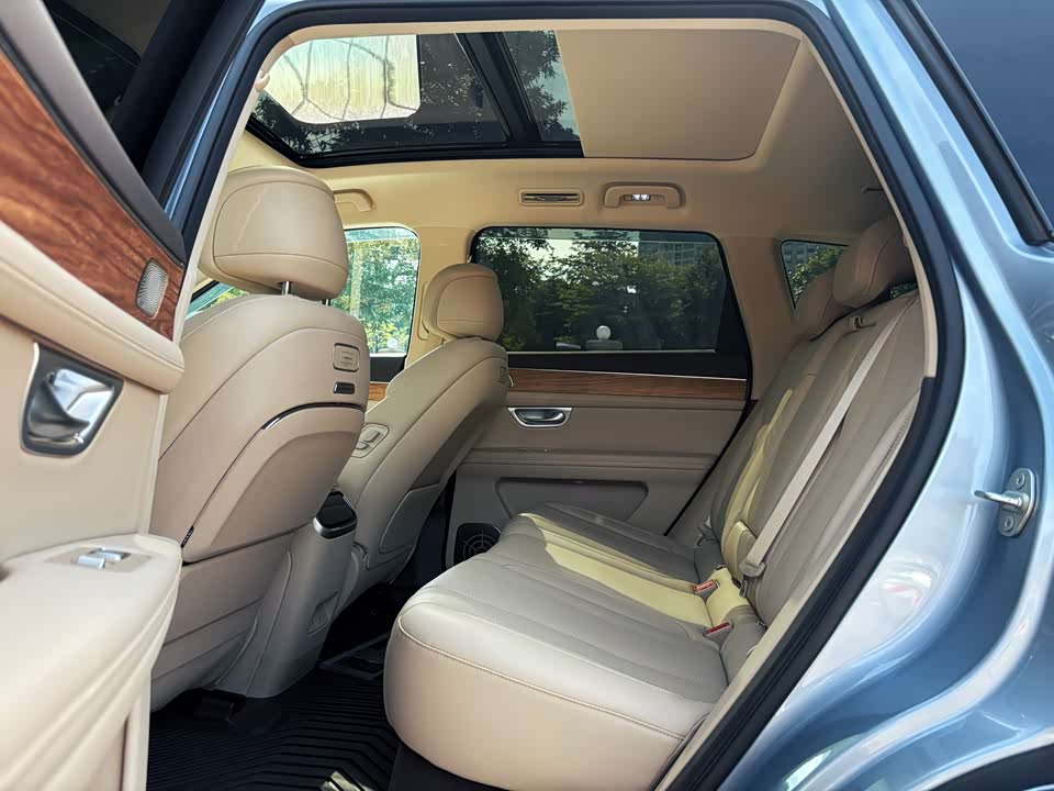 AITO Ask the world M7