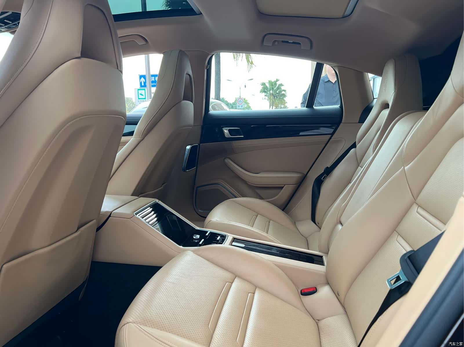 Porsche Panamera, 2018 10