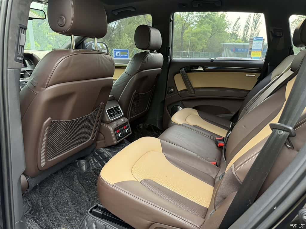Audi Q7, 2015 10