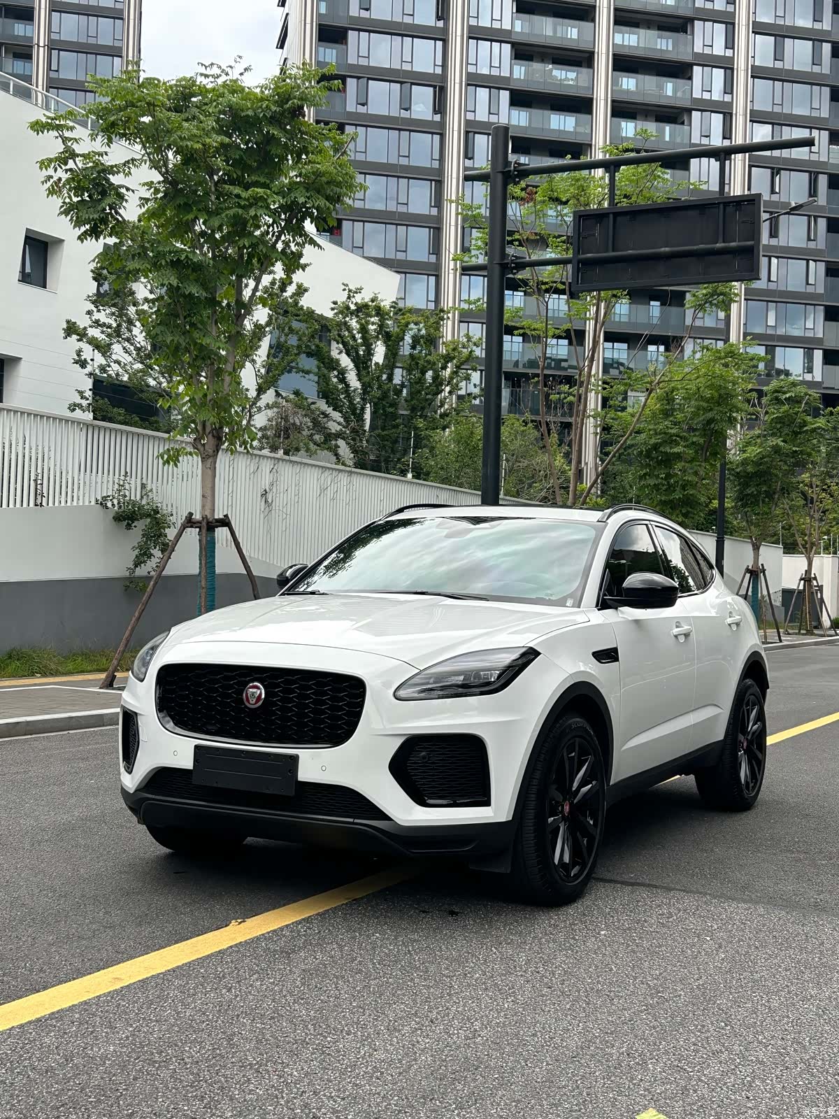 Land Rover E-PACE, 2025 1