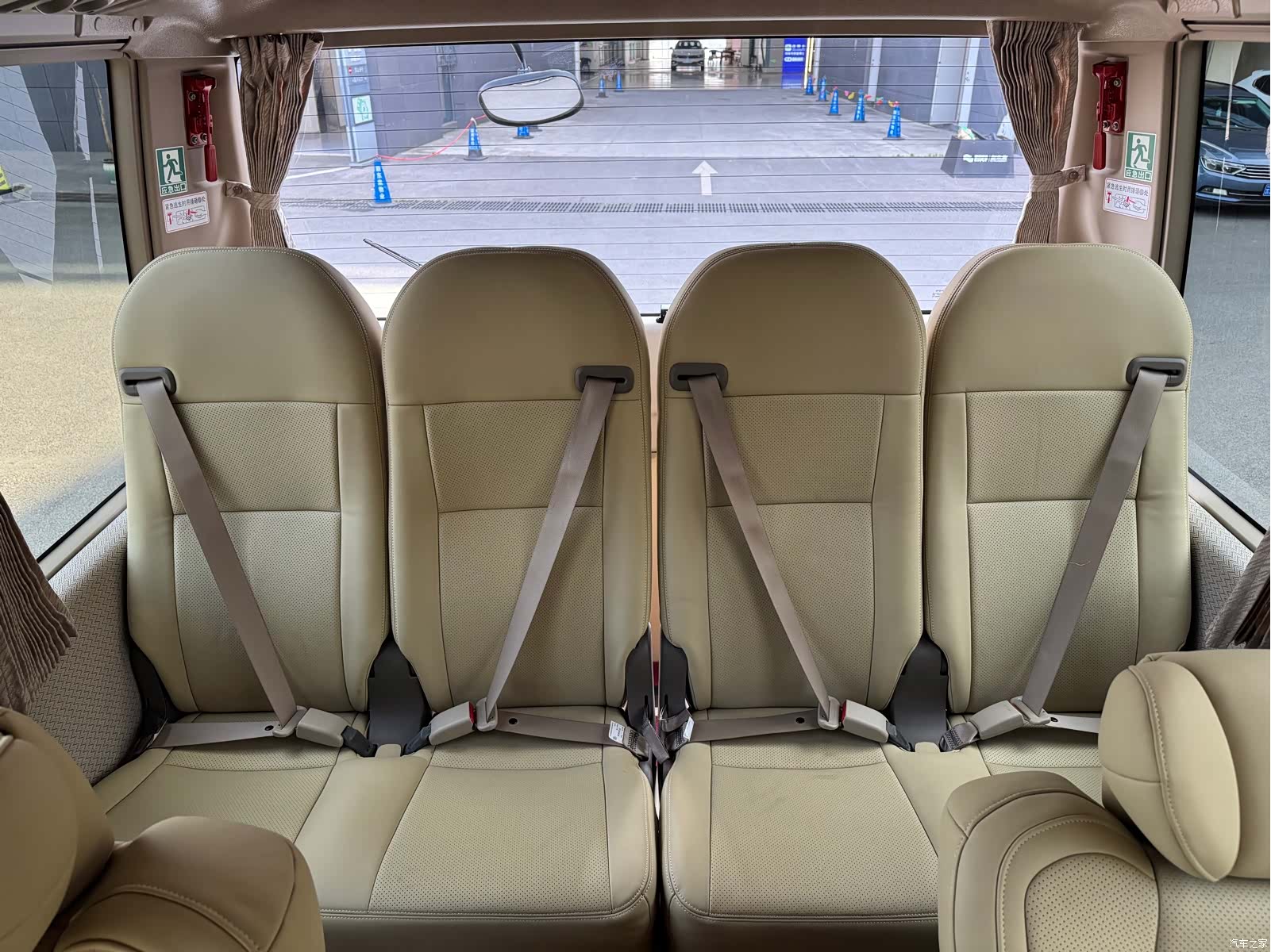 Toyota Coaster, 2023 13