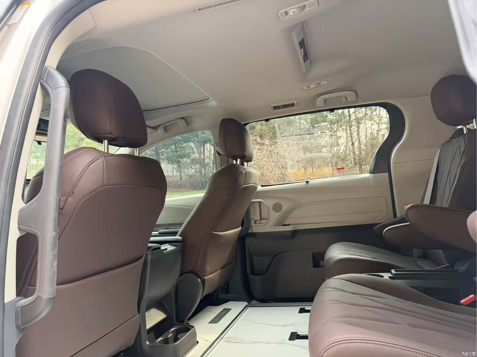 Toyota Sienna, 2023 10