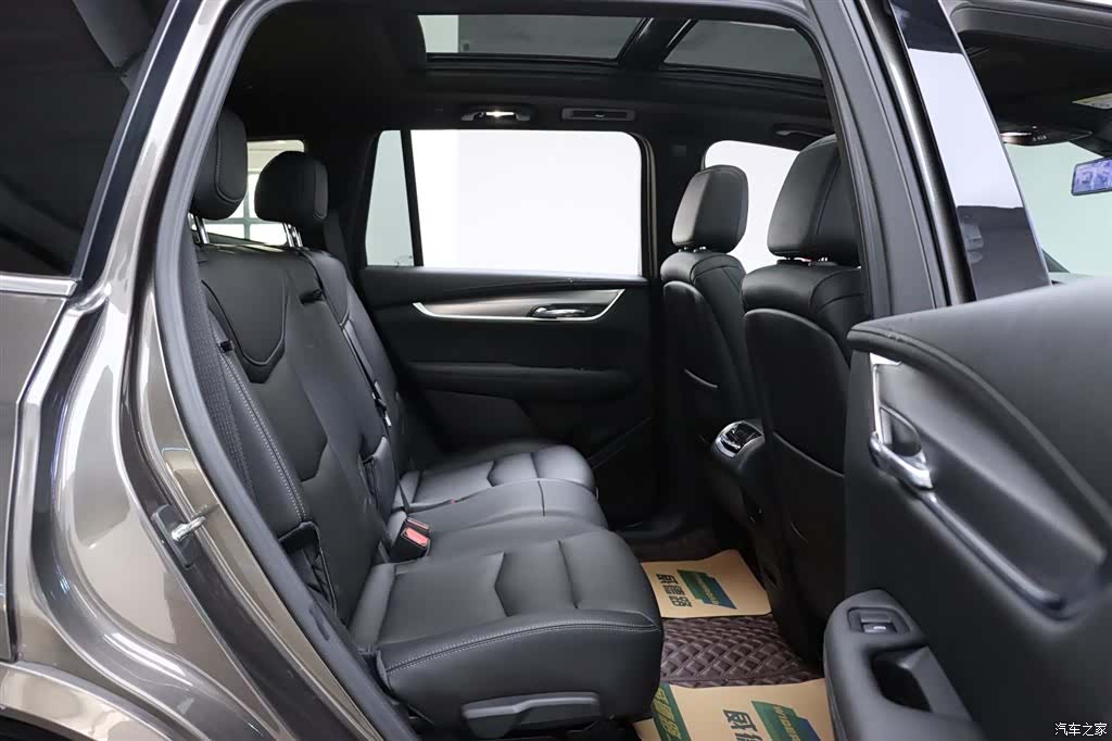Cadillac XT6, 2022 12