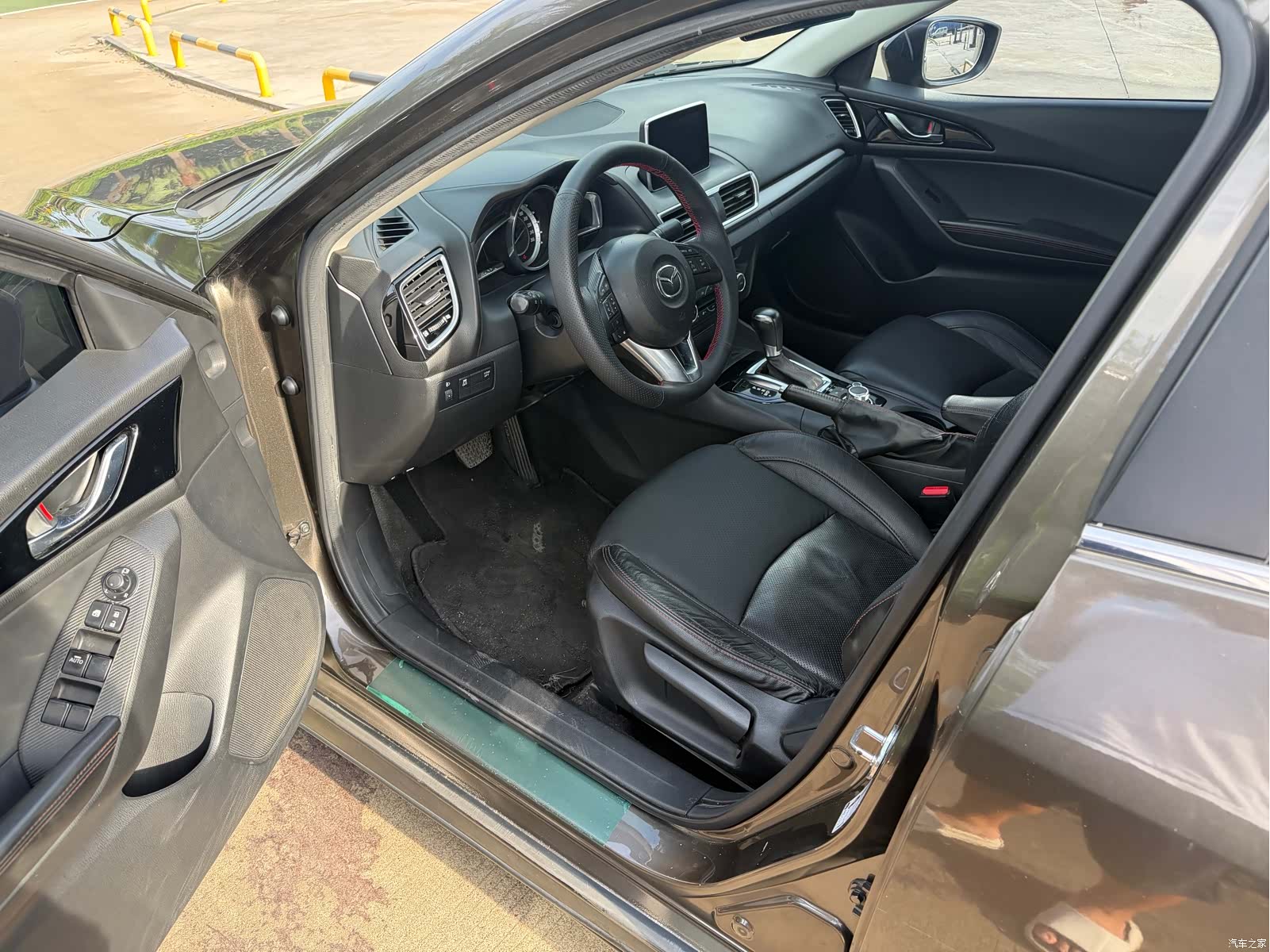 Mazda Mazda3, 2015 8