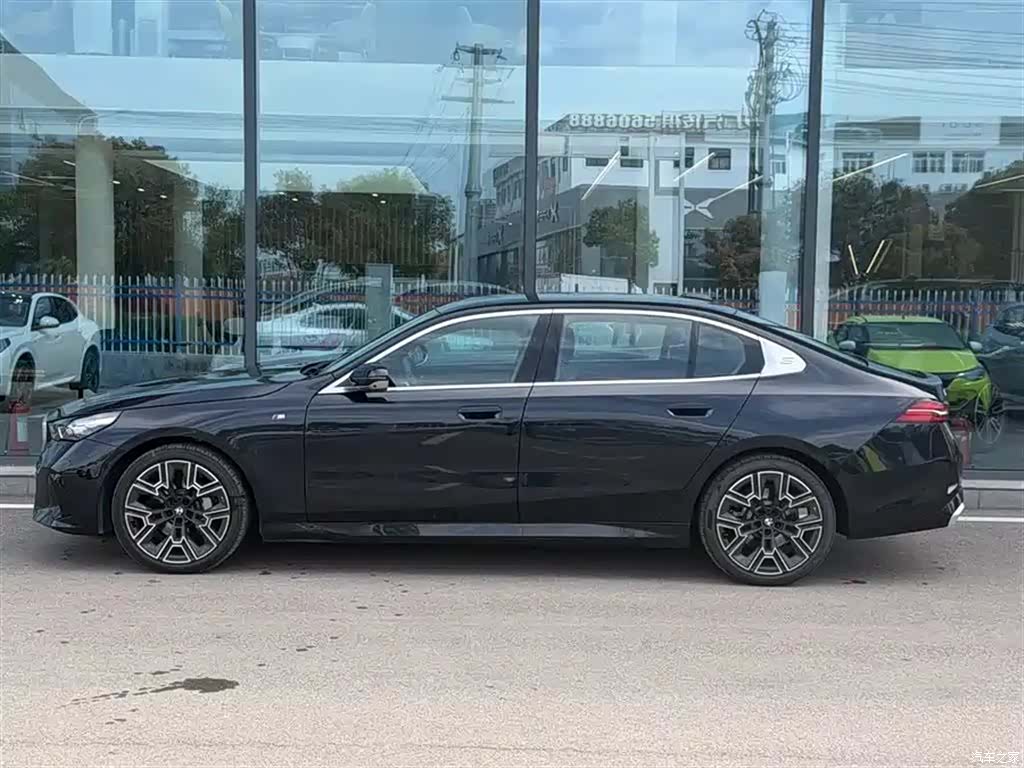 BMW 5 Series, 2025 2
