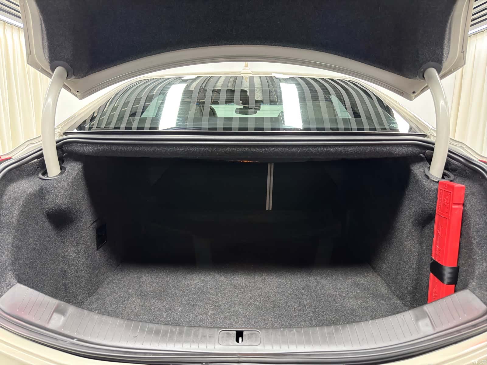 Cadillac XTS, 2013 28