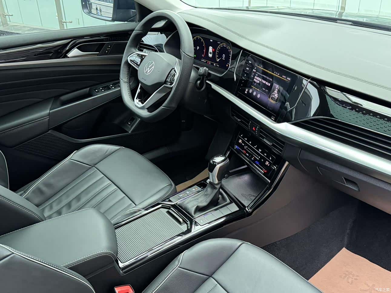 Volkswagen Passat, 2023 12