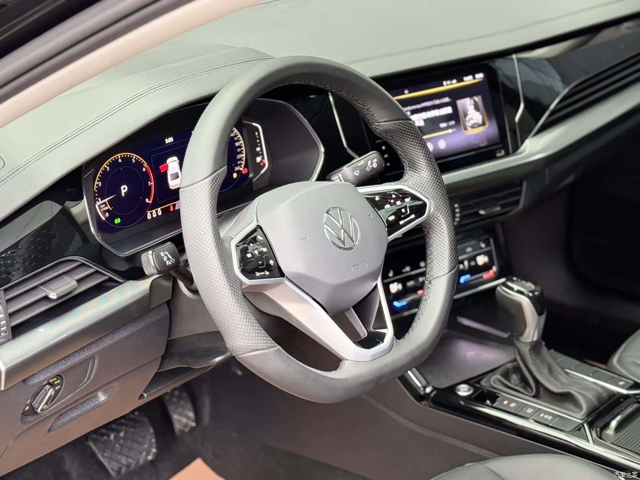 Volkswagen Passat, 2023 32