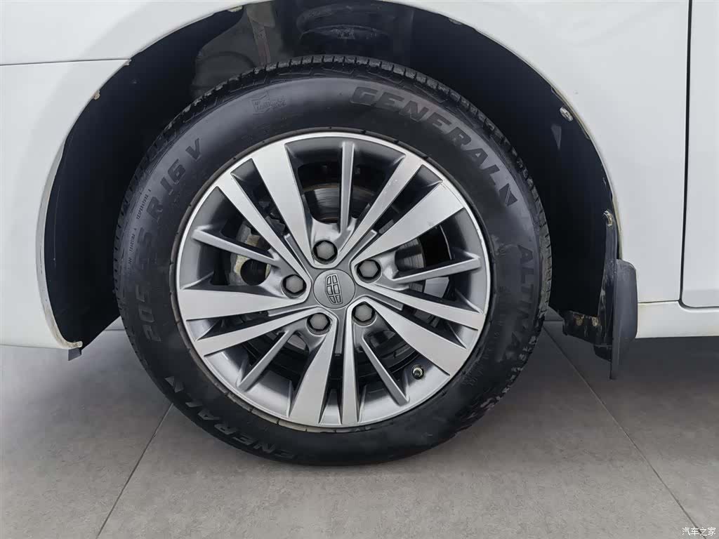 Geely Emgrand, 2018 17