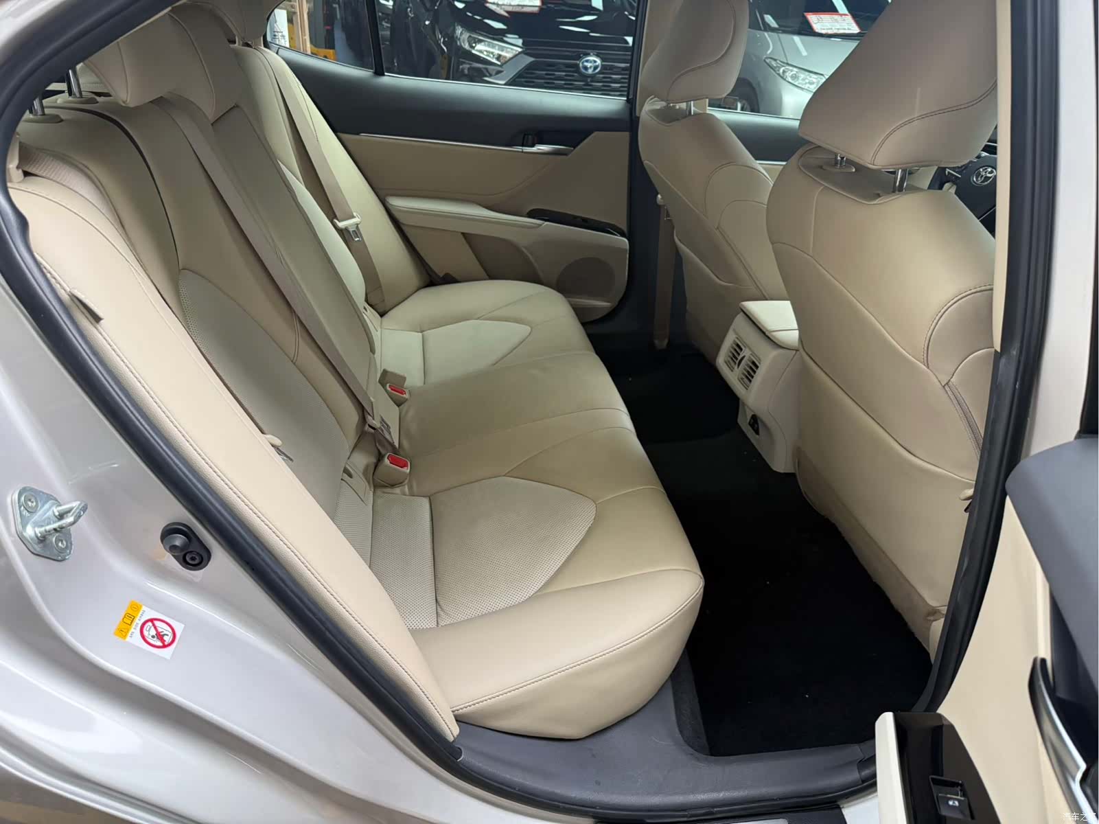 Toyota Camry, 2018 9