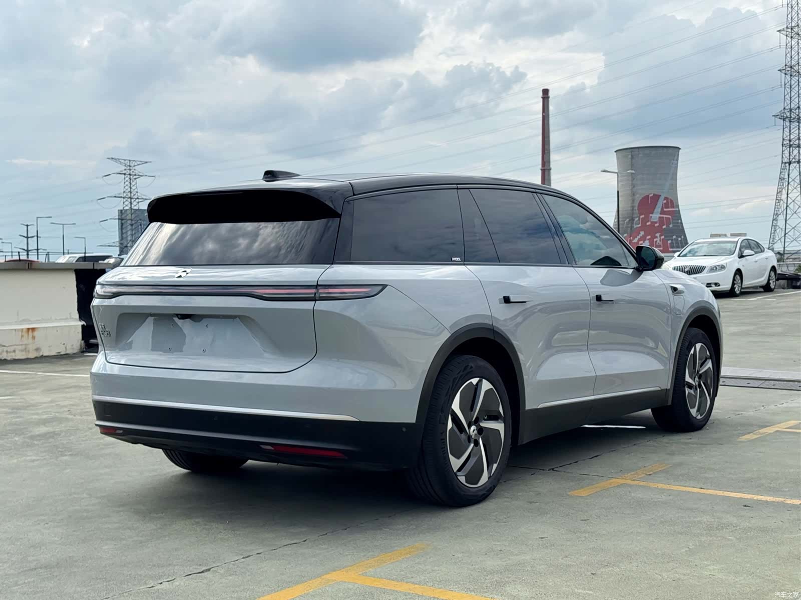 NIO ES8, 2023 7