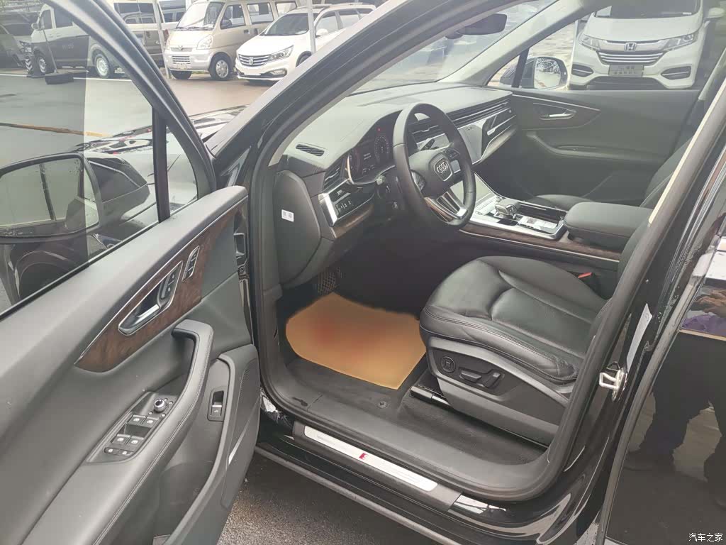 Audi Q7, 2023 9