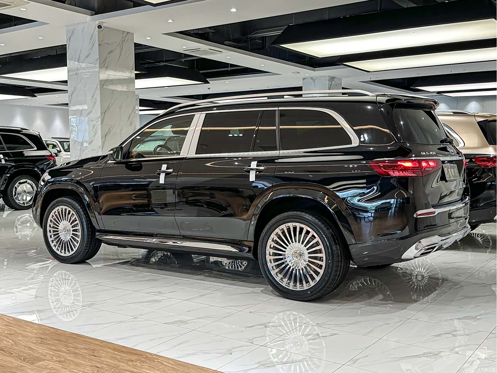 Maybach GLS, 2025 3