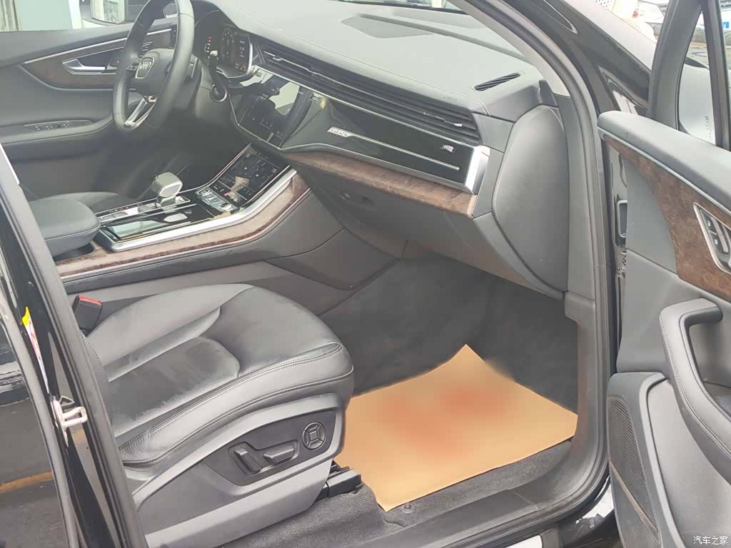Audi Q7, 2023 8