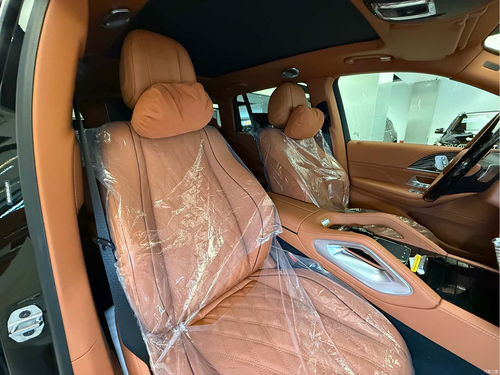 Maybach GLS, 2025 16