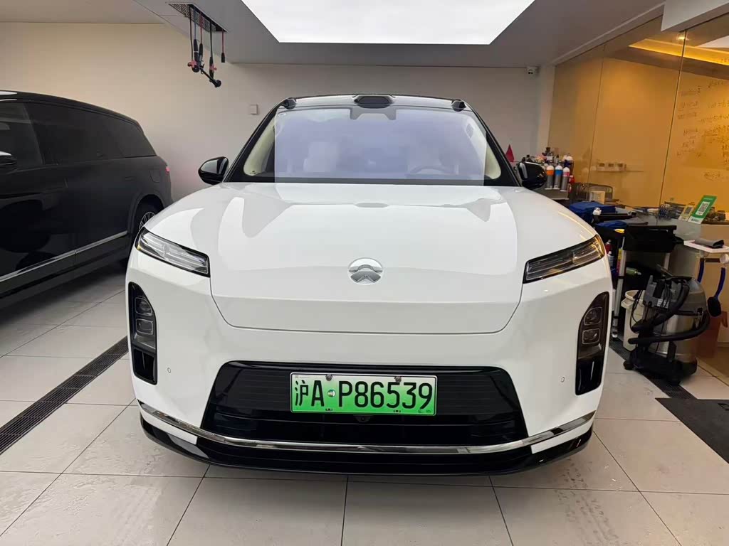 NIO ES8