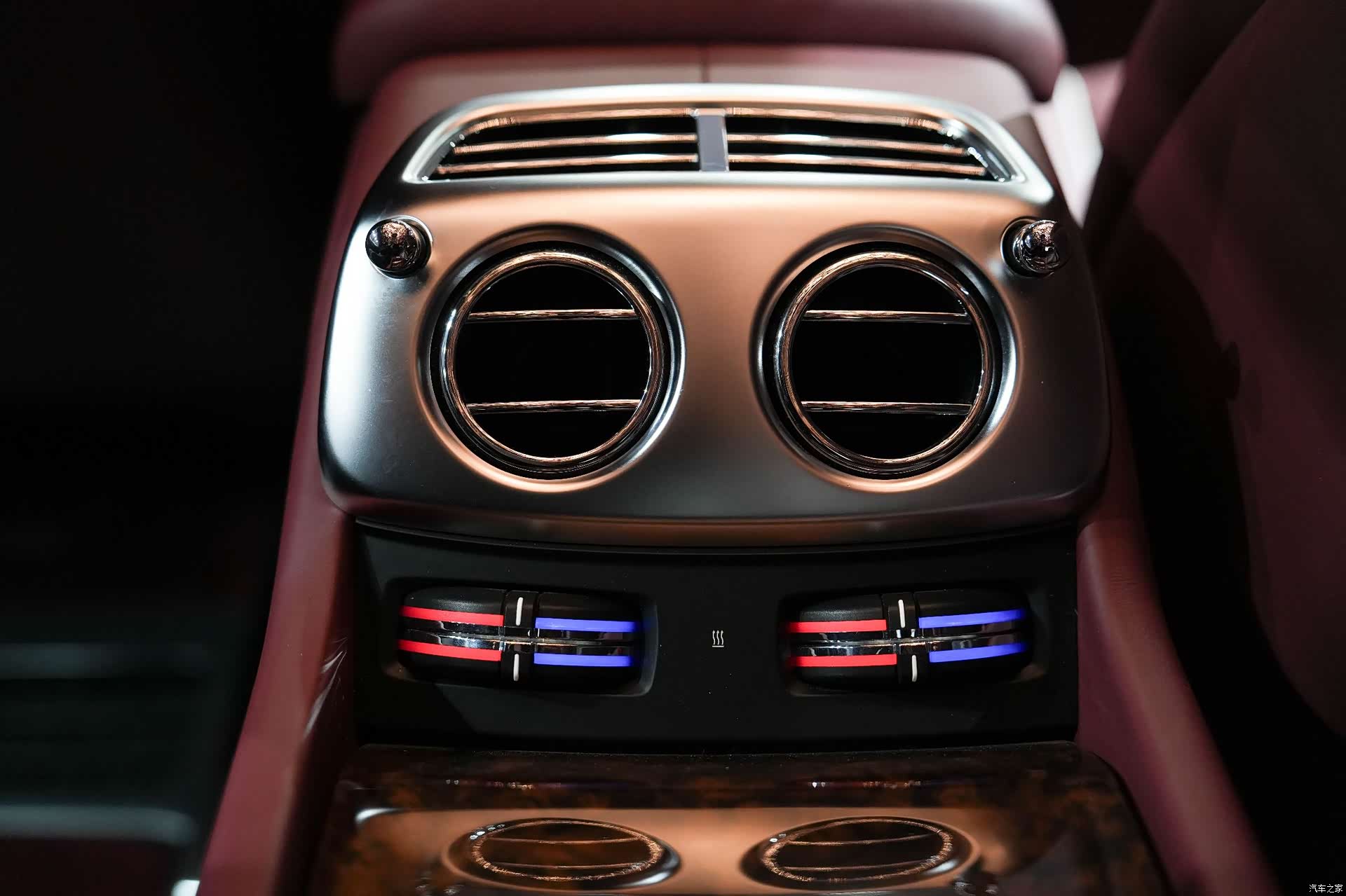 Rolls-Royce Wraith, 2019 13
