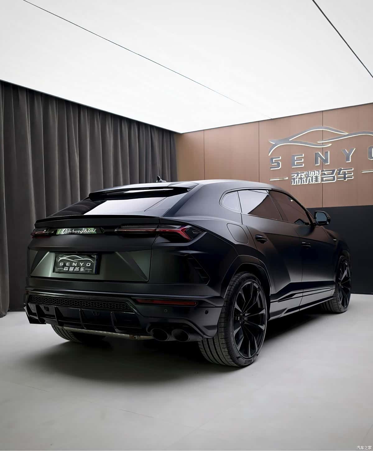 Lamborghini Urus, 2022 4