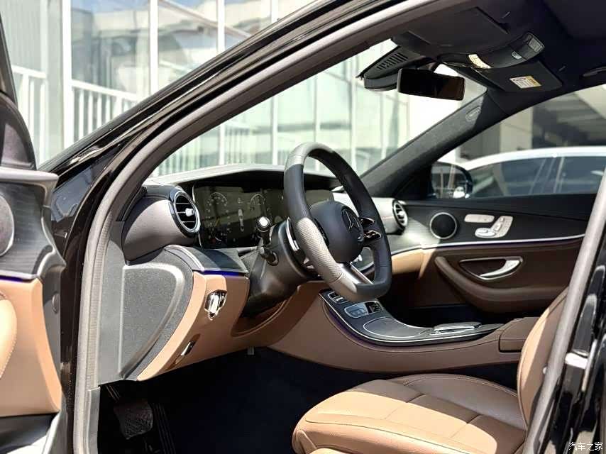 Mercedes-Benz E-Class, 2023 4